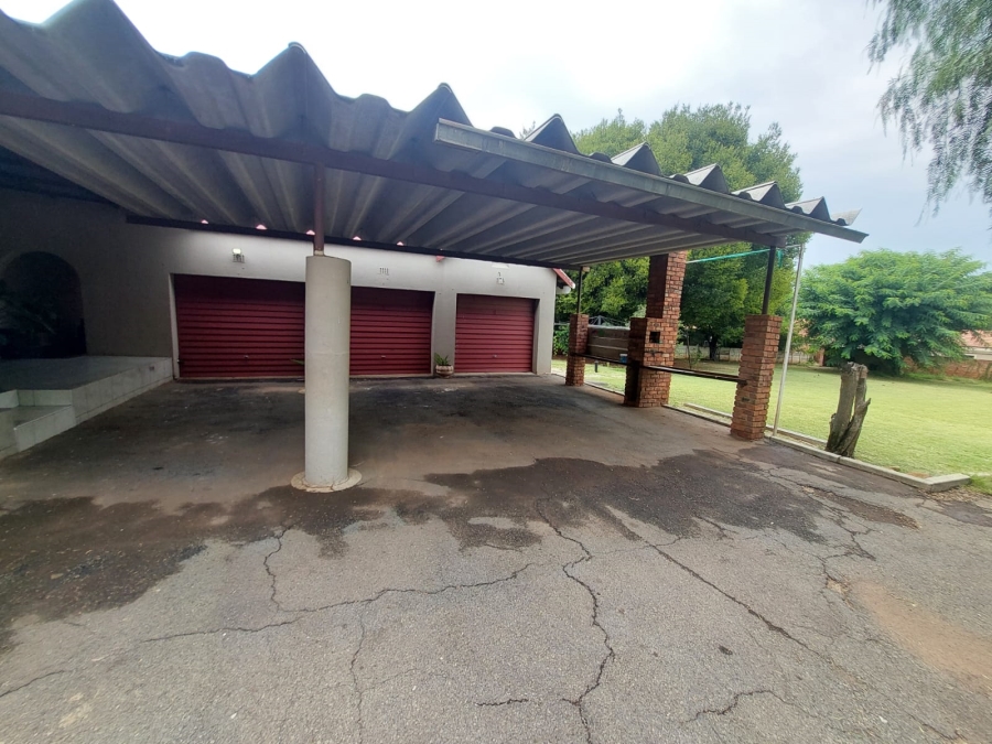 Commercial Property for Sale in Wilkoppies North West